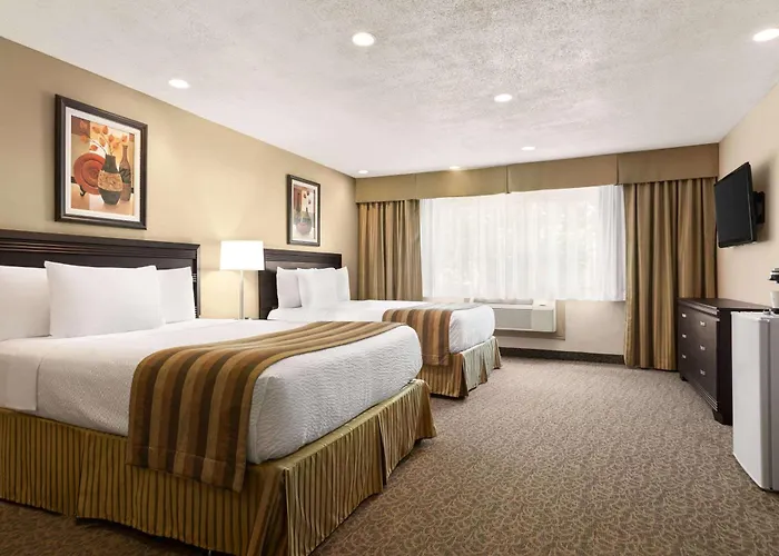 Days Inn By Wyndham Montreal East