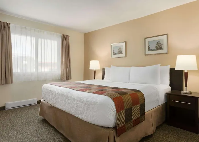 Days Inn By Wyndham Montreal East