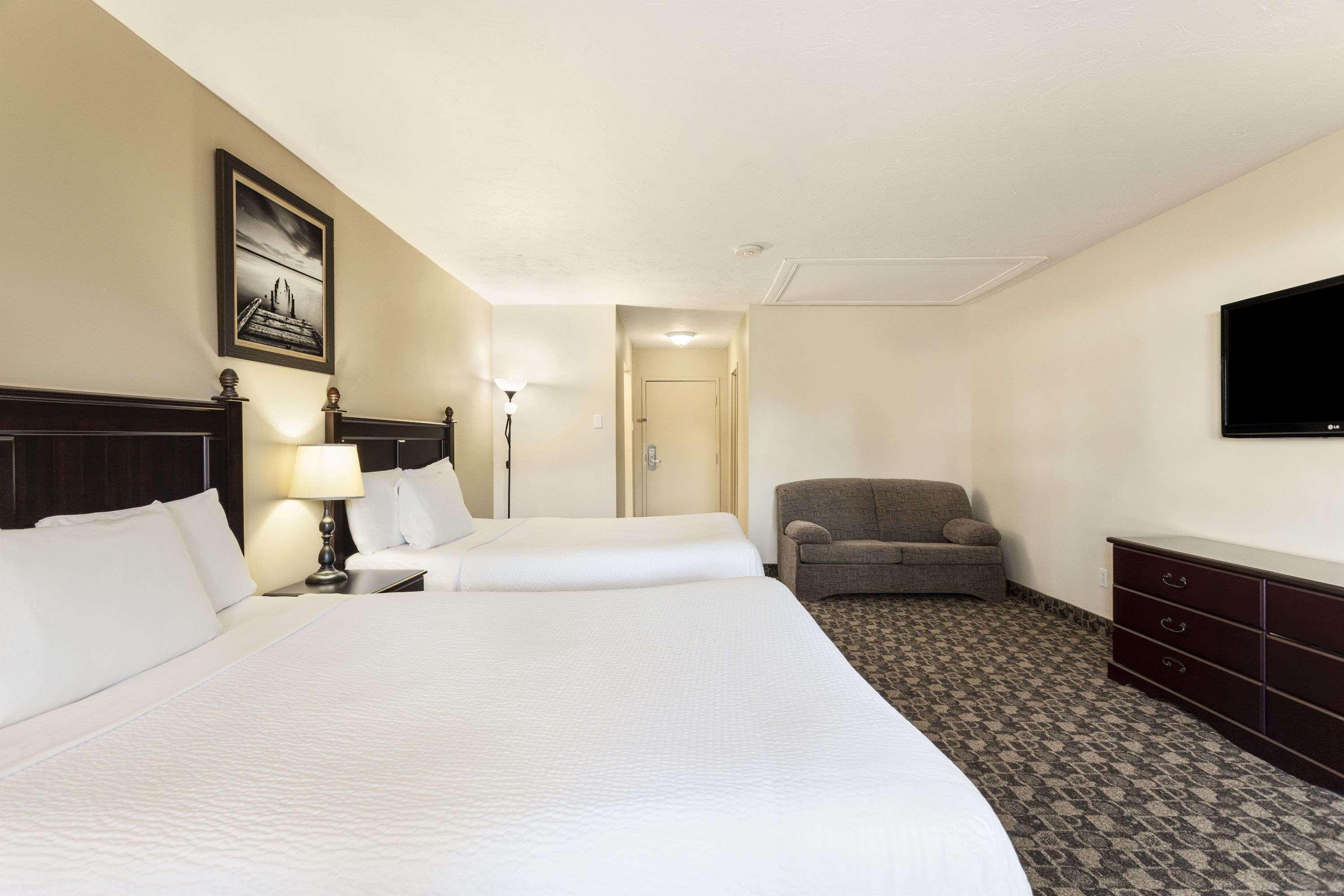 Hotel Days By Wyndham East 3*