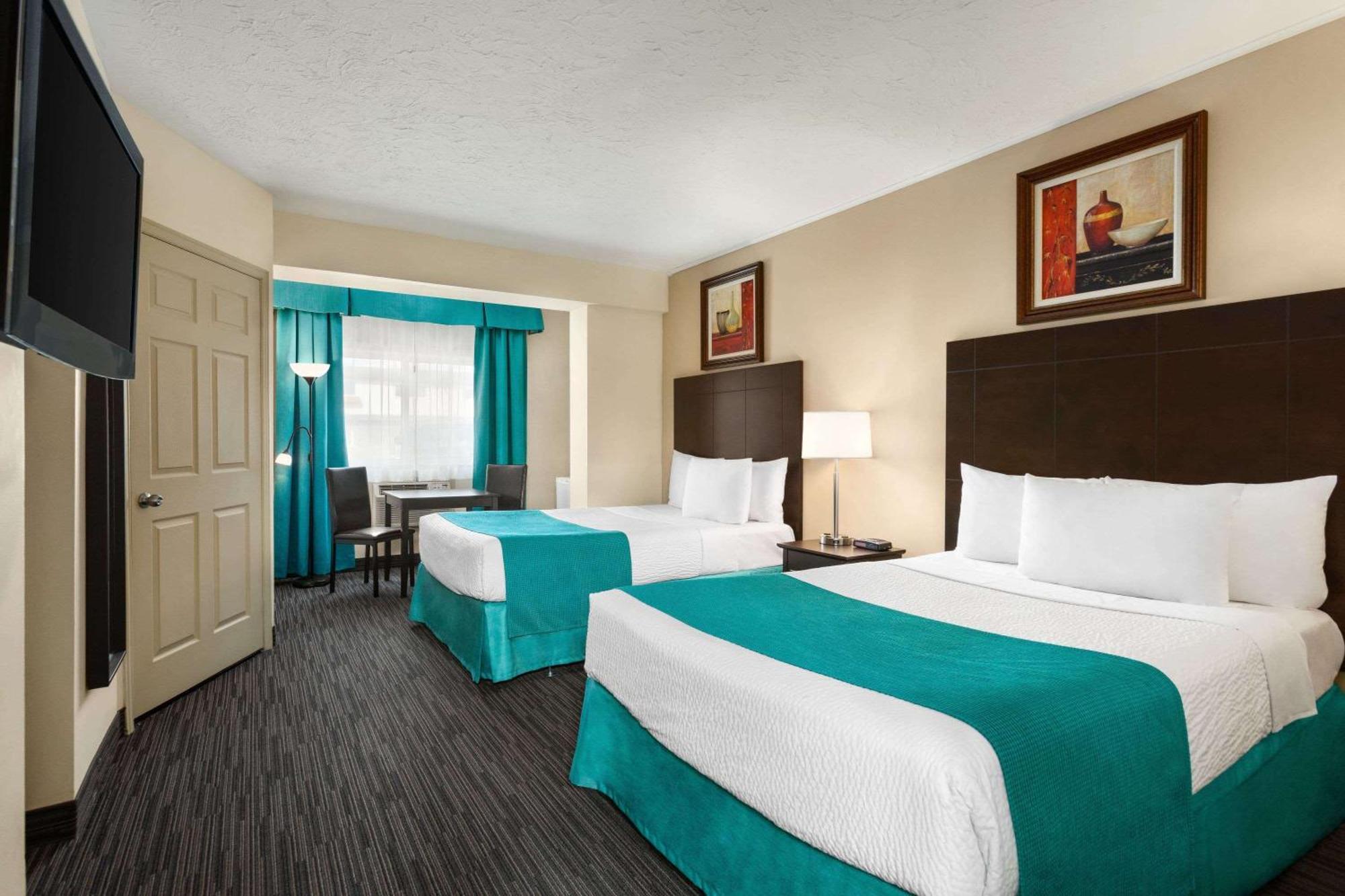 Days By Wyndham East Hotel 3*