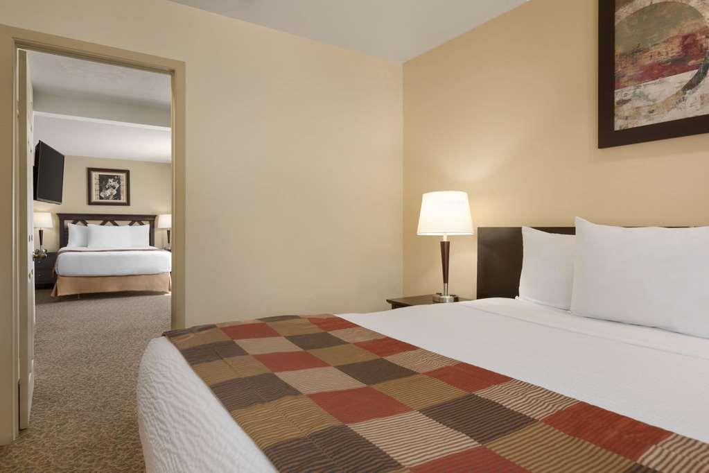 Days By Wyndham East Hotel Montréal